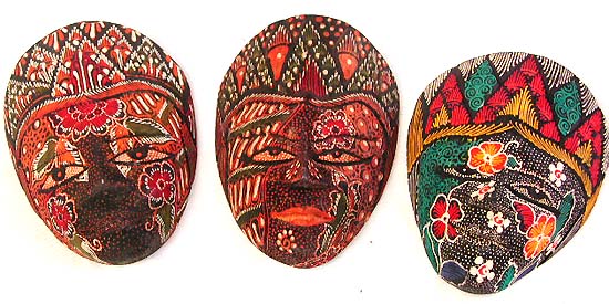 Handcrafted paintings, wooden mask, tribal art decor, wall decoration, painted masks, artisan handicrafts 